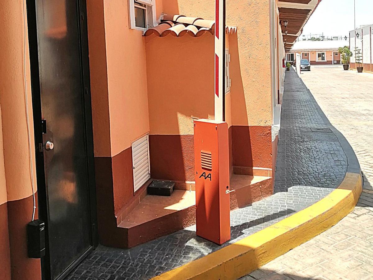Hotel Aquiles グアダラハラ エクステリア 写真