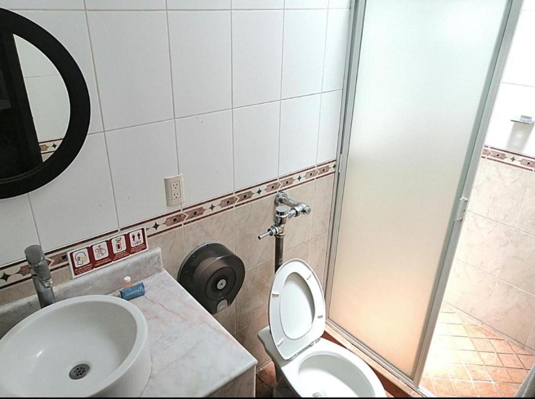 Hotel Aquiles グアダラハラ 部屋 写真