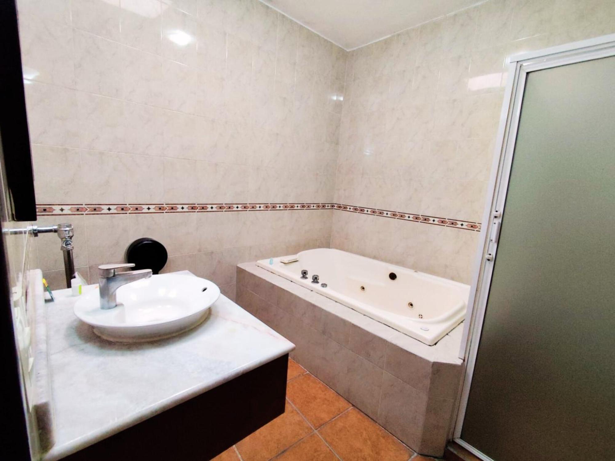 Hotel Aquiles グアダラハラ 部屋 写真
