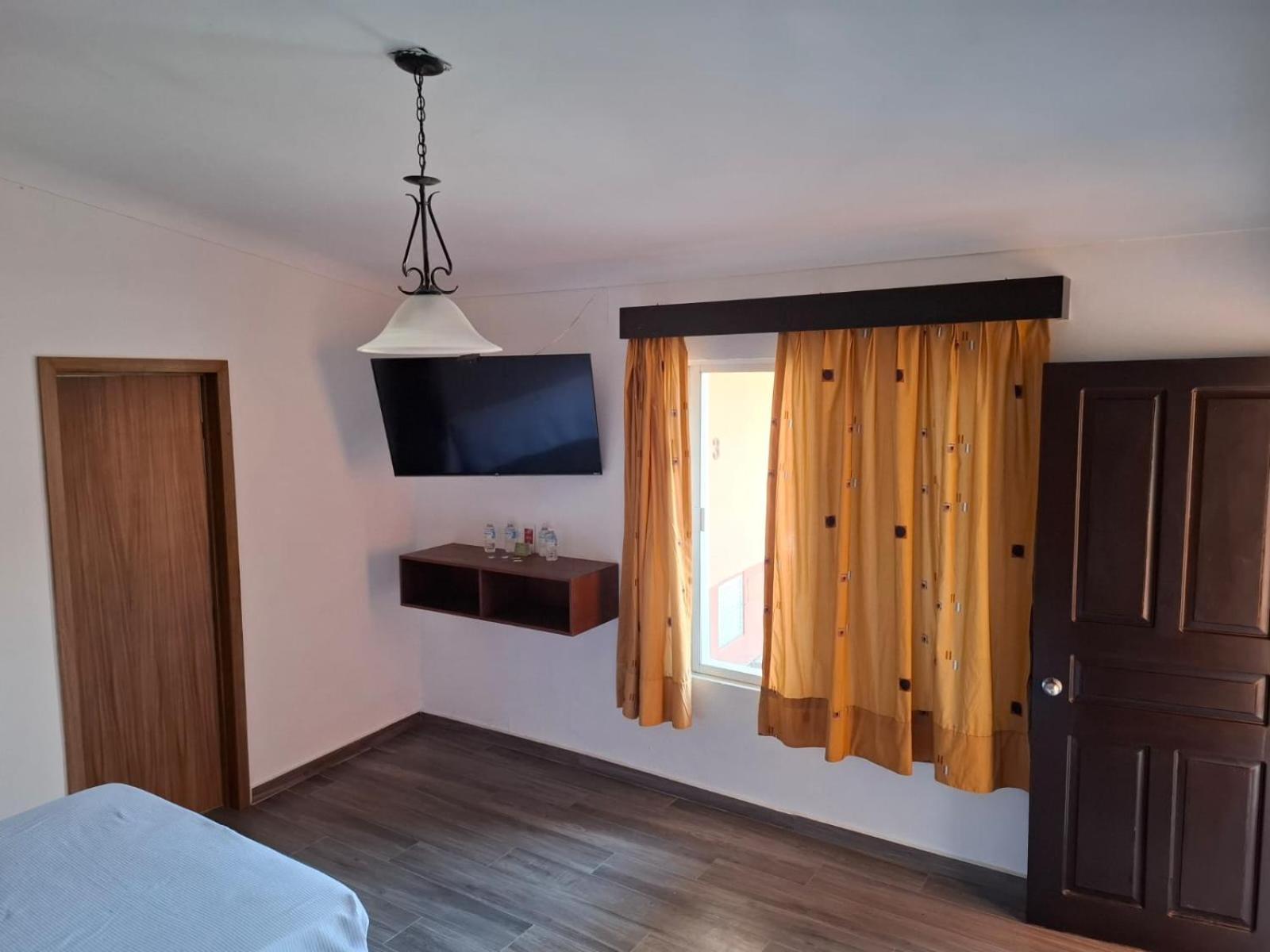 Hotel Aquiles グアダラハラ エクステリア 写真