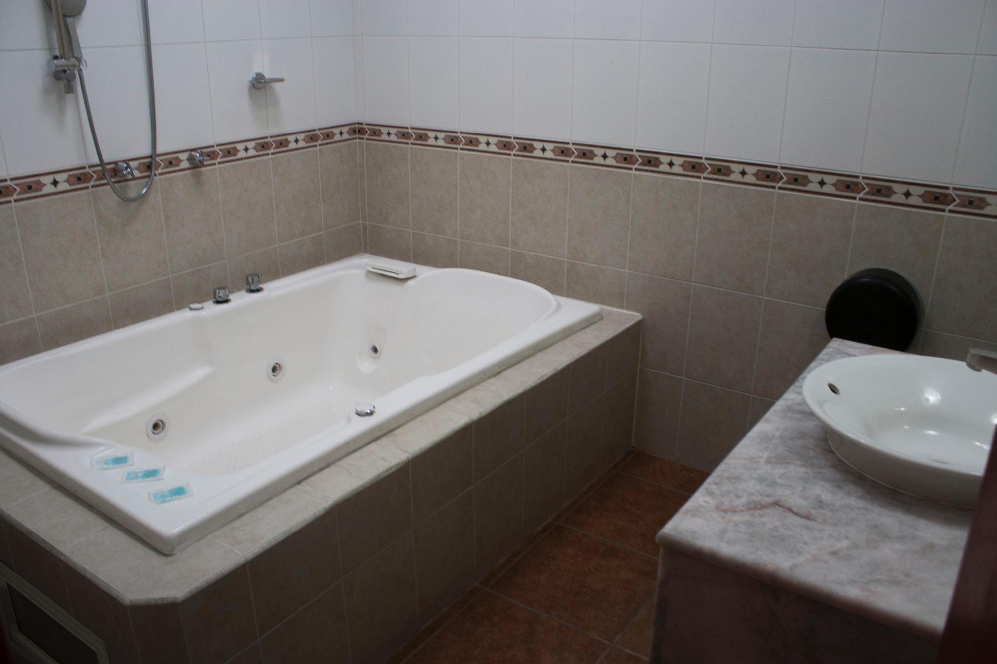 Hotel Aquiles グアダラハラ エクステリア 写真